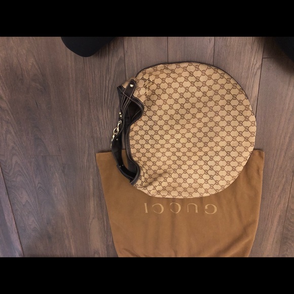 Gucci bag.  Gucci hobo wave large - Picture 8 of 16